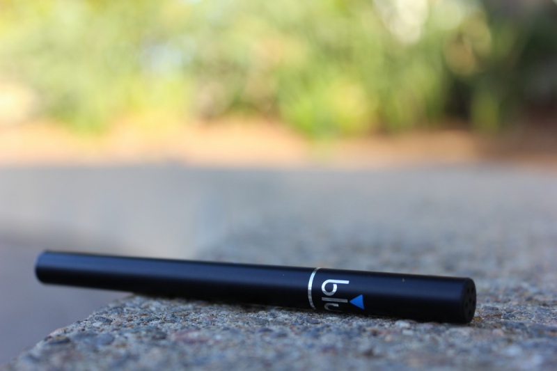 magasin-LE CASTELLET-min_e_cigarette_vaping_blu_cigs_blu_electronic_cigarette_tobacco_cigarette_smoke-637061