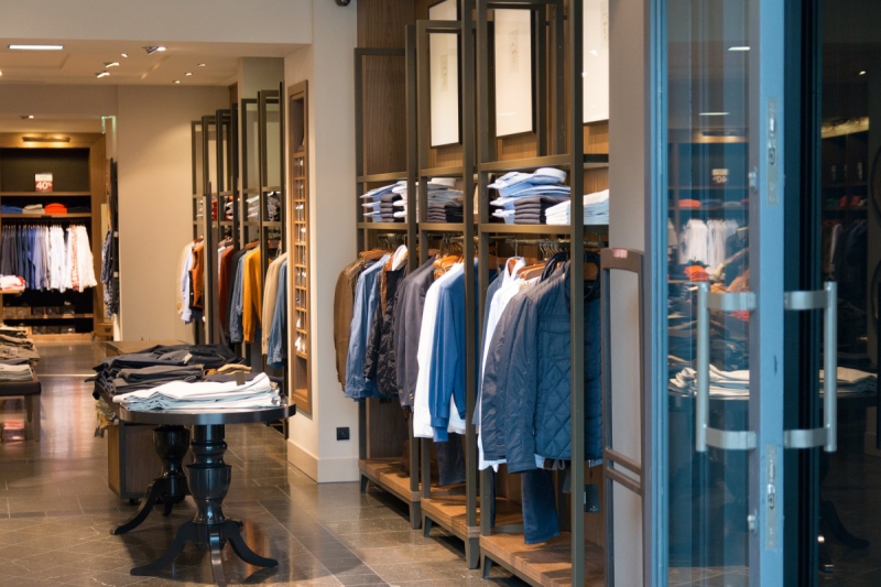 magasin-LE CASTELLET-min_shop_clothes_clothing_shopping_mall_shopping_kielce_crown_poland-862477